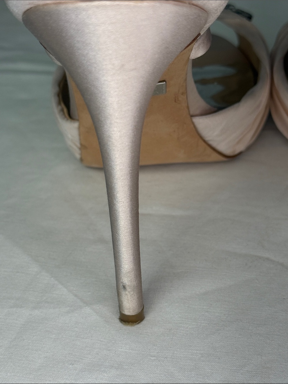 Badgley Mischka Blush Pink Satin Crystal Embellished Heels Size 8 - Picture 7 of 9